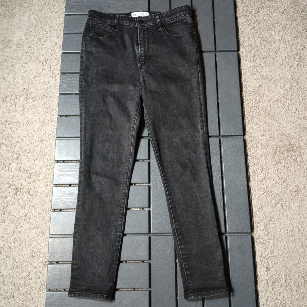 Abercrombie & Fitch Women's Black Straight Mid Rise Jeans‎ Size 28 / 6 - JD114